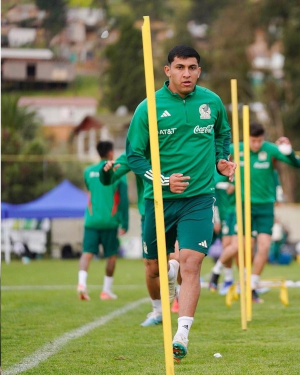 México preparándose para el juego contra Chile 