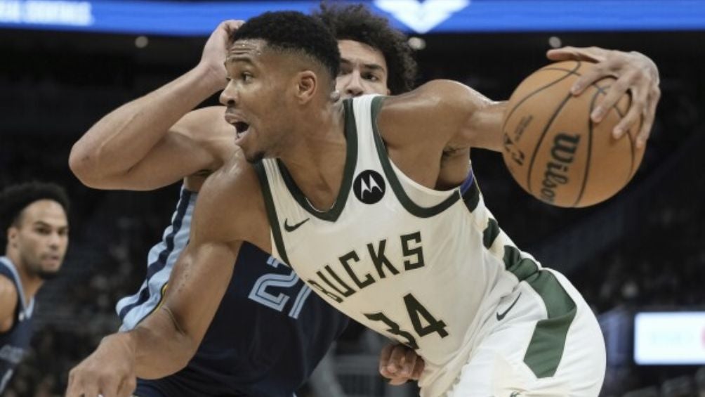 Antetokounmpo durante un partido con los Bucks