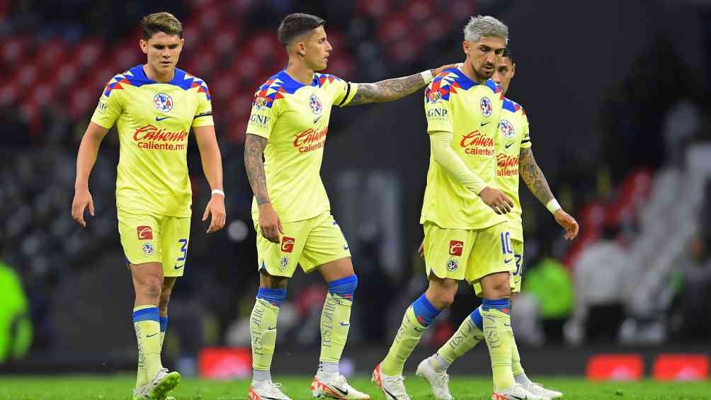 Jugadores de América durante el Clásico Nacional 