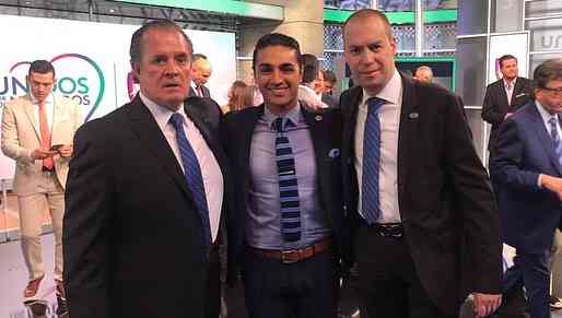 Raúl Orvañanos junto a Mariano Trujillo y André Marín 