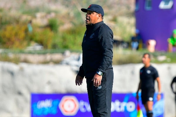 Carlos María Morales era el técnico de los Diablos Rojos Sub 20