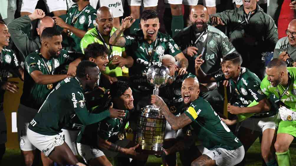 Jugadores del Palmeiras celebran el título en 2021