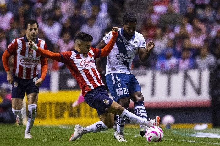 Fernando Beltrán en un partido de Chivas