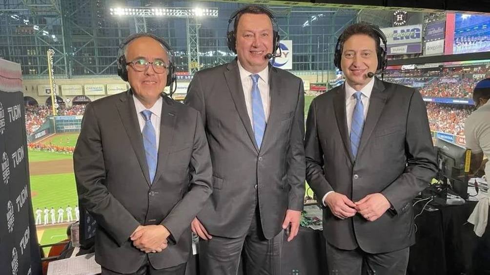 ¡Televisa se queda sin Serie Mundial! Los Tres Amigos no narrarán los juegos de los Rangers vs Diamondbacks