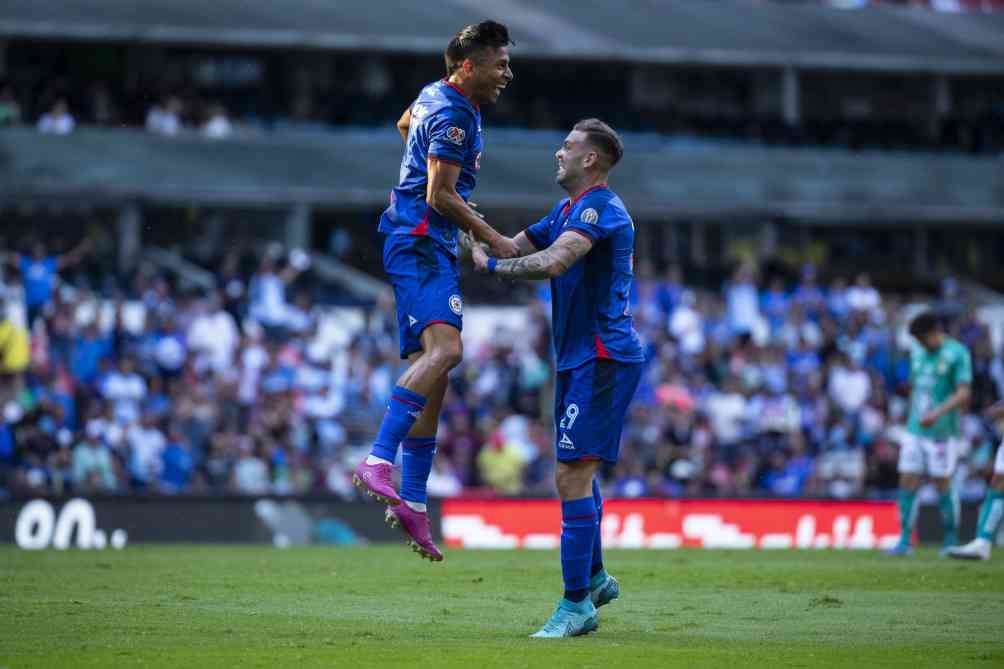 Sepúlveda celebra con Rotondi su gol ante la Fiera