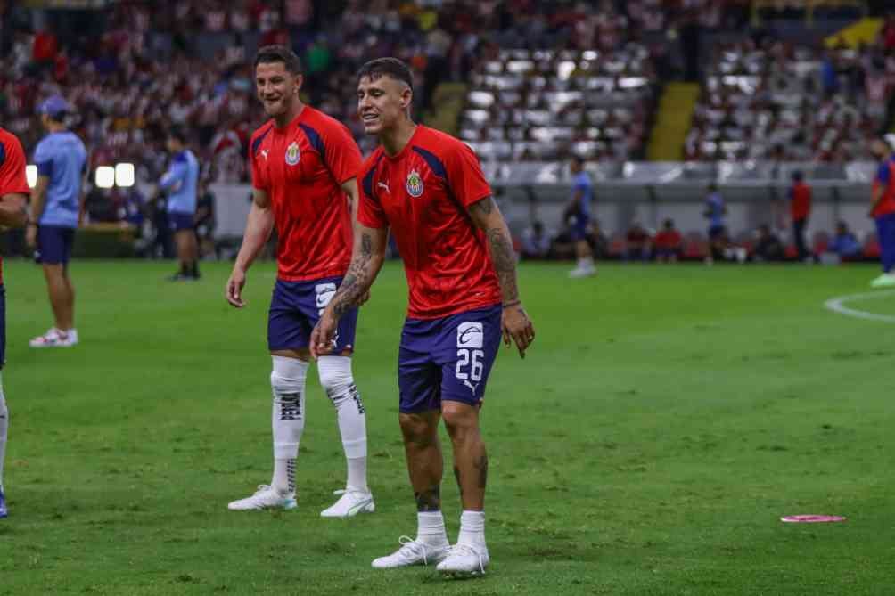 Calderón durante el calentamiento en el Estadio Jalisco