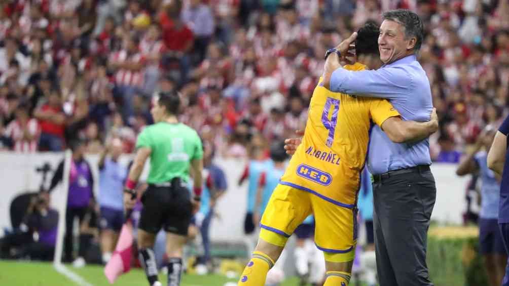 Buscar el liderato motiva a Tigres, aseguró Robert Dante Siboldi