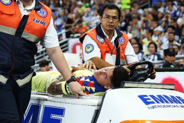 Brian salió lesionado en el duelo contra Rayados 