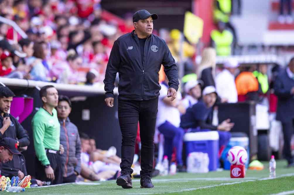 Morales durante el partido ante Atlético San Luis