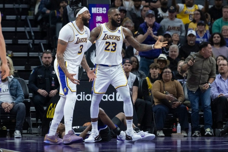 Lakers cayeron ante Kings en OT