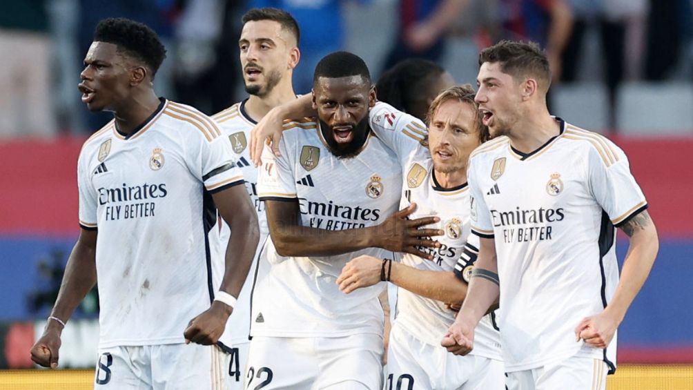 Tchouaméni celebrando un gol del Real Madrid