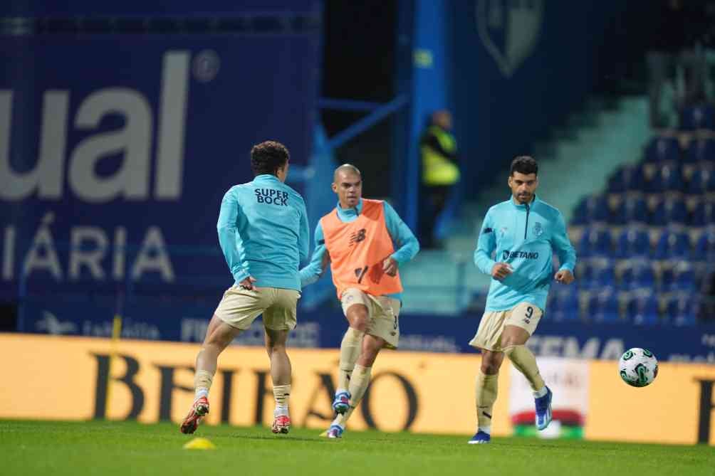 Jugadores del Porto durante el calentamiento