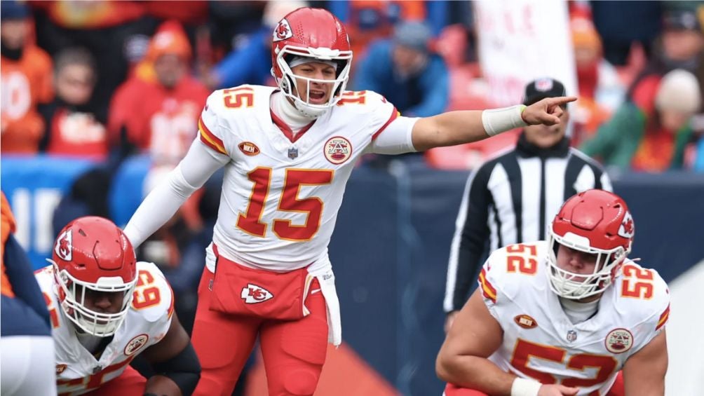 Pat Mahomes en el partido contra Denver