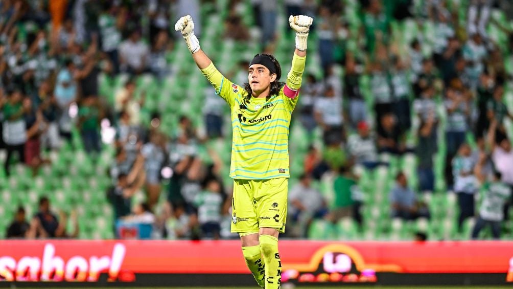 Carlos Acevedo celebra la victoria