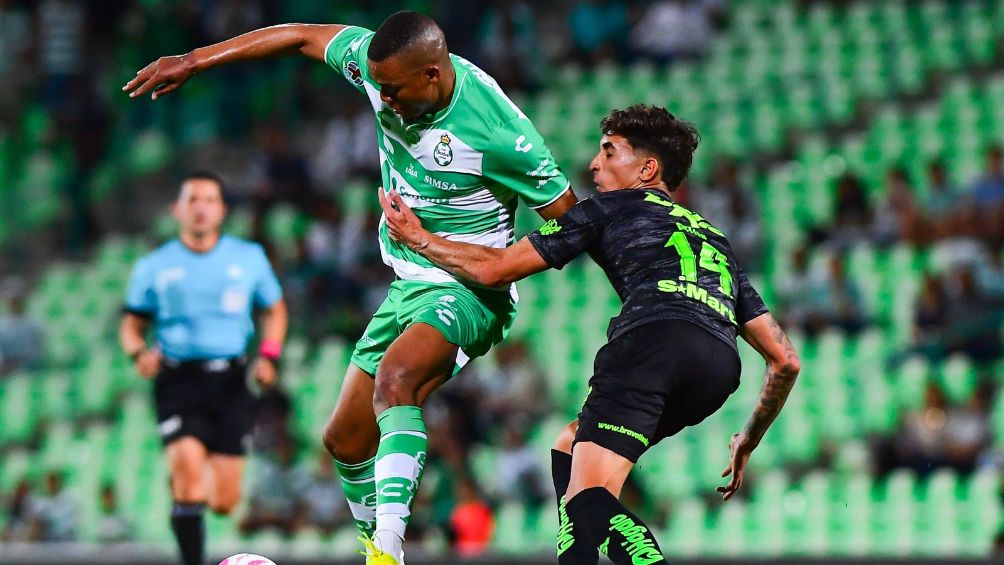 Harold Preciado en el juego ante Juárez