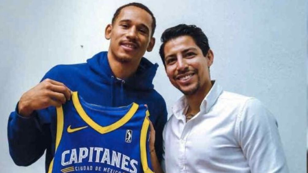 Toscano con el jersey de los Capitanes