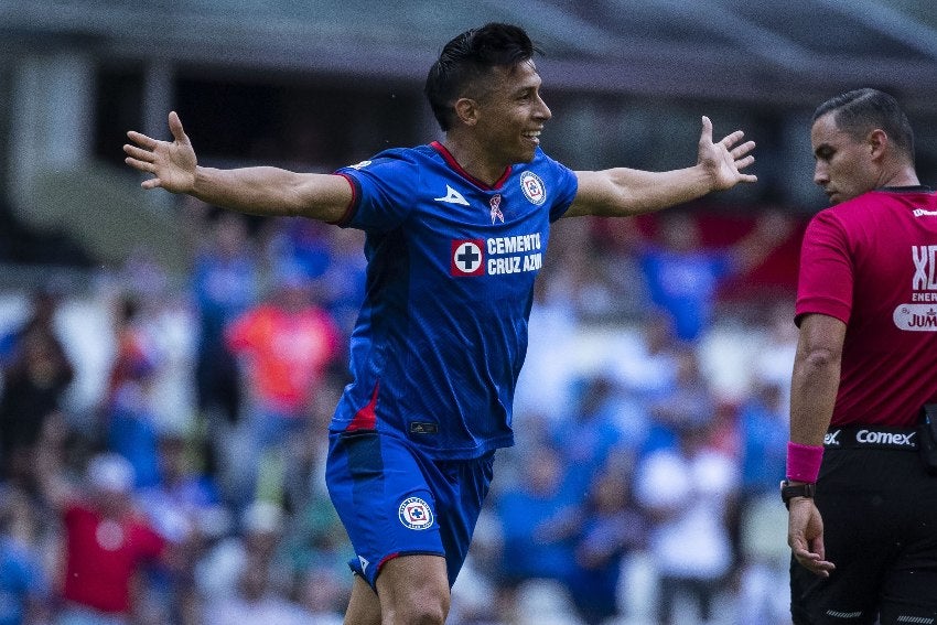 Sepúlveda en celebración de gol con Cruz Azul