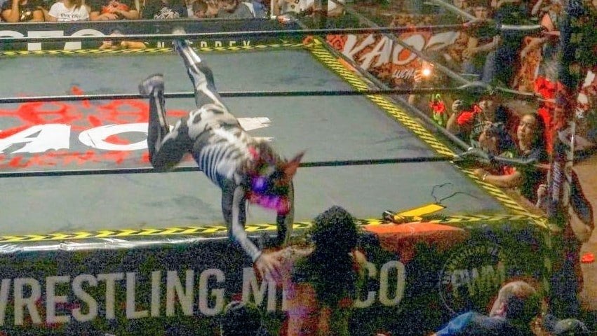 Accidente de La Parka en el 64 Aniversario de la Arena Coliseo de Monterrey