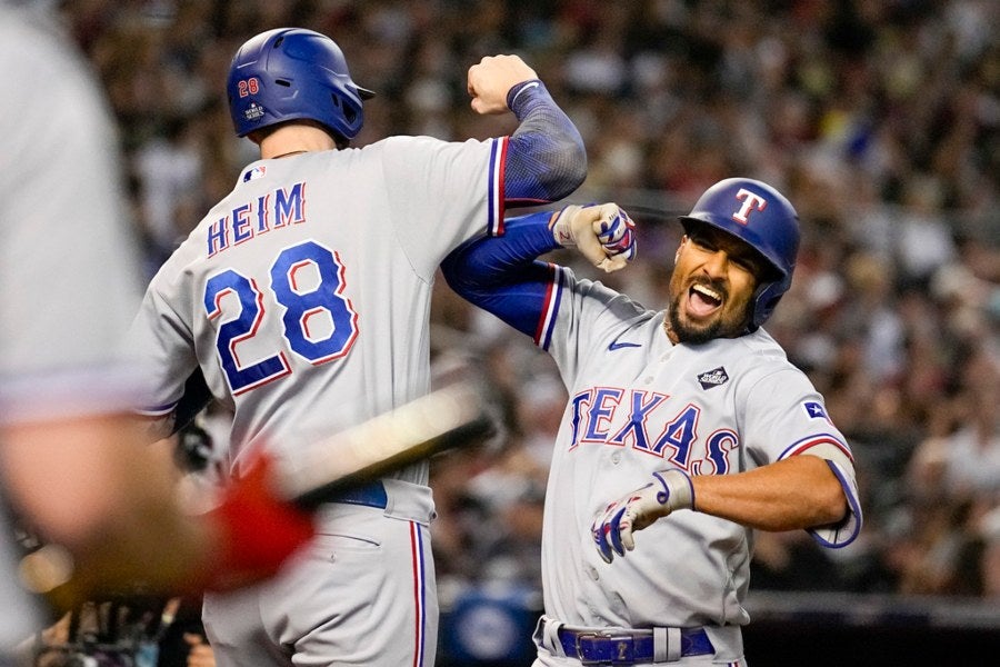 Marcus Semien y Jonah Heim en Chase Field