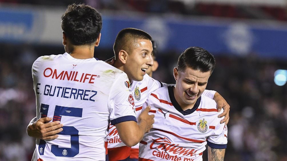 Alvarado festeja el segundo gol del encuentro