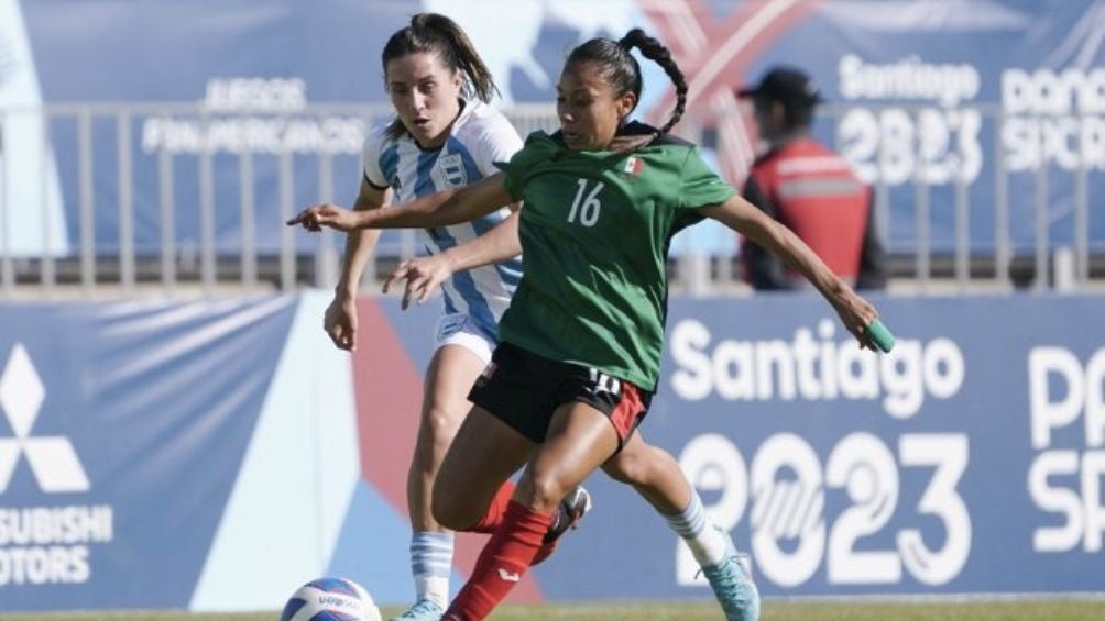 Karla Nieto en el duelo ante Argentina