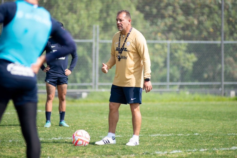 Israel Hernández dirigirá a Pumas contra León