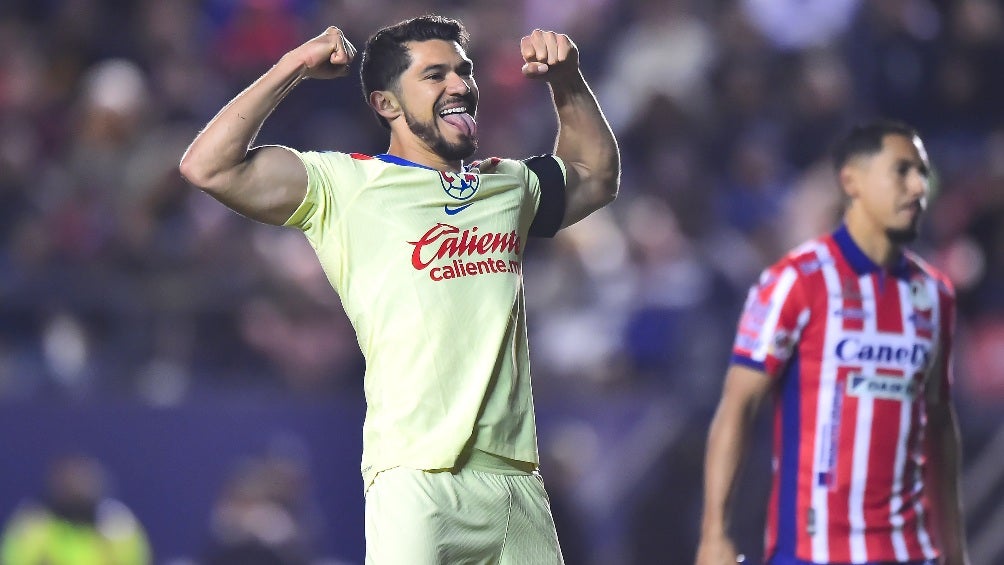 Henry Martín celebrando el gol del triunfo 