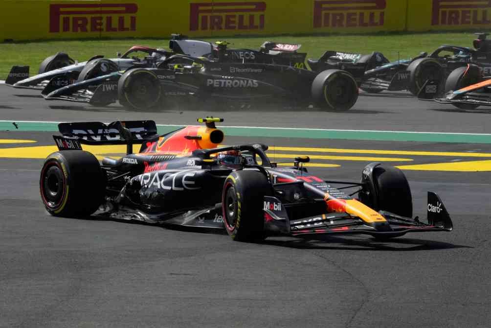 Checo Pérez durante el Gran Premio de México