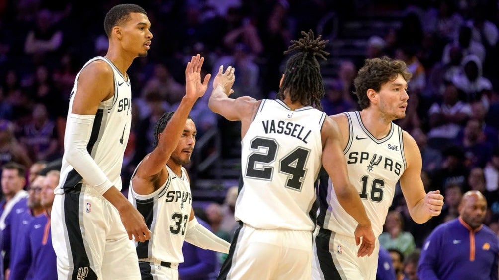 NBA: Spurs remontan desventaja de 20 puntos y vencen a los Suns de Kevin Durant