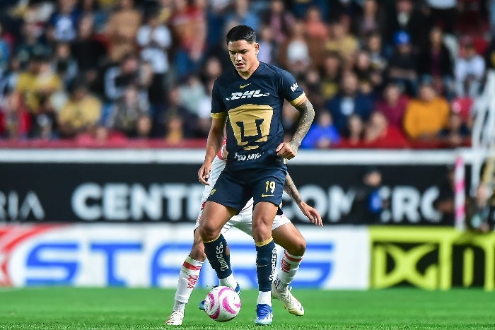 Gabriel Fernández jugando con los Pumas 