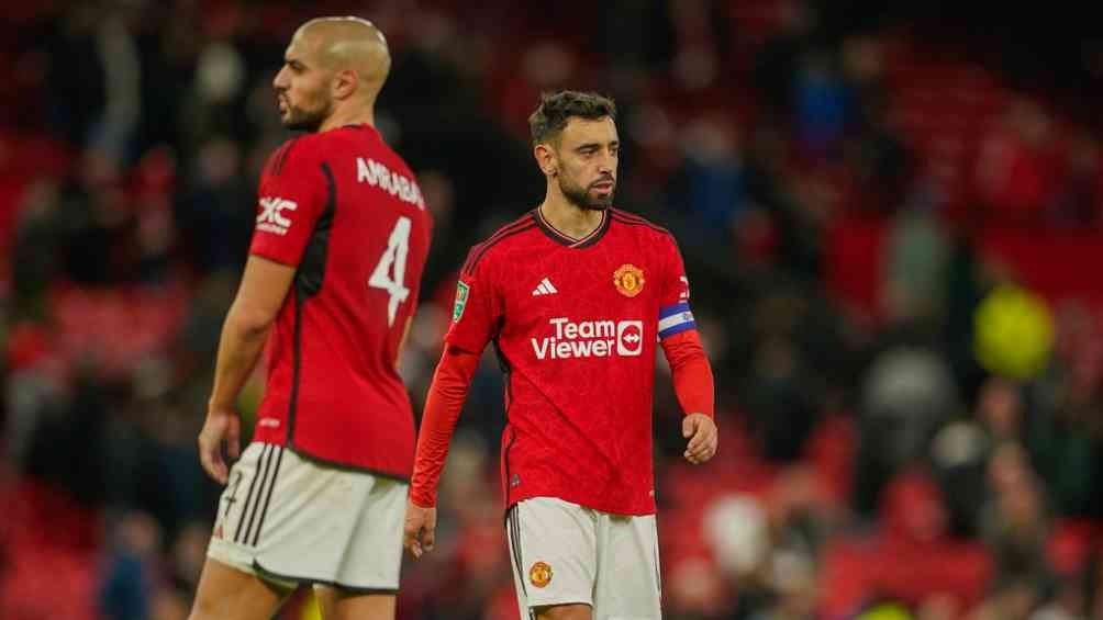 Sofyan Amrabat y Bruno Fernandes en la derrota contra el Newcastle