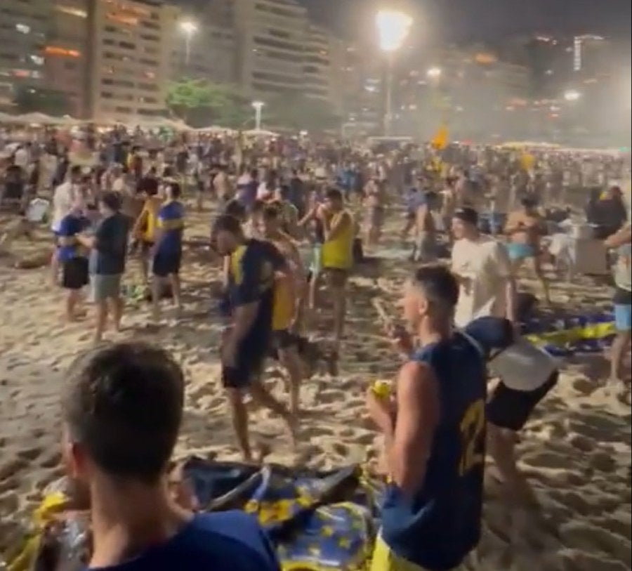 Hinchas de Boca en playas de Brasil