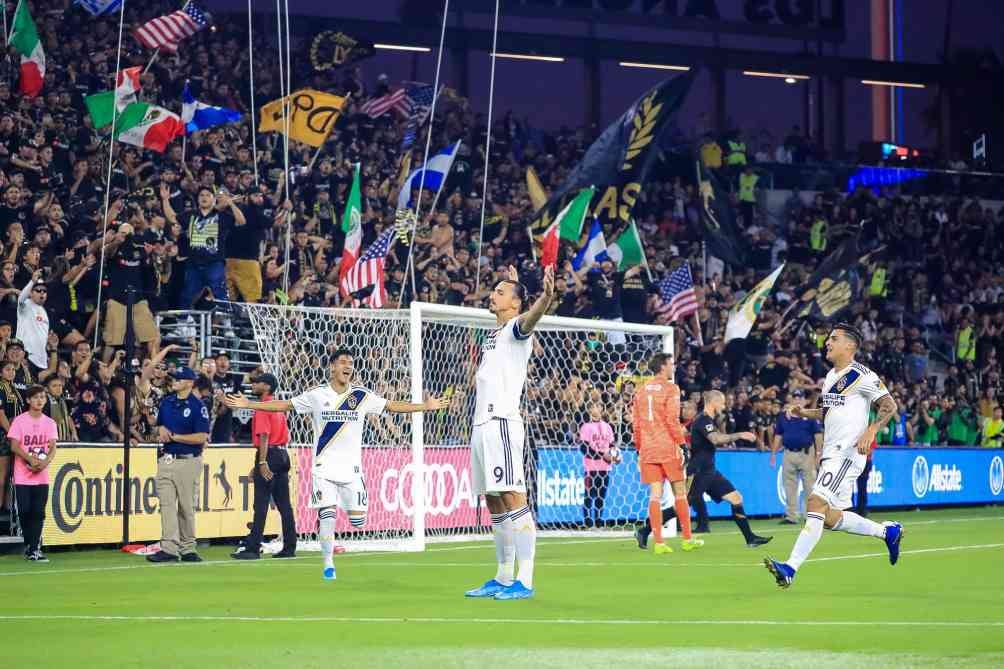 Zlatan celebra un gol con el LA Galaxy