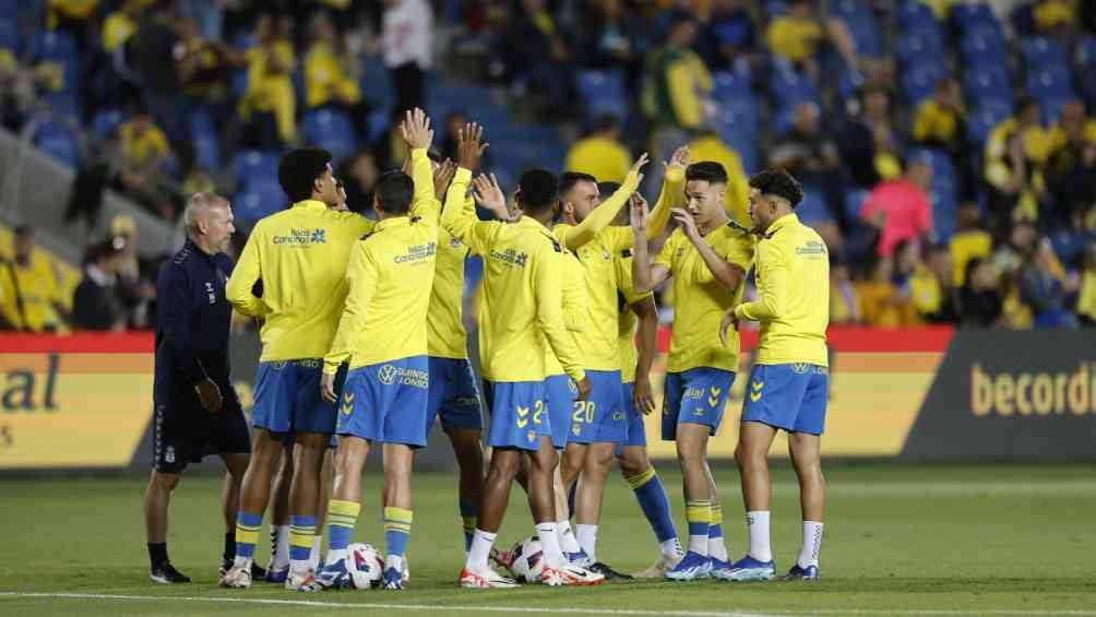 Jugadores de Las Palmas en el calentamiento