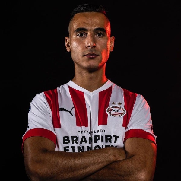 Anwar El Ghazi con la playera del PSV 