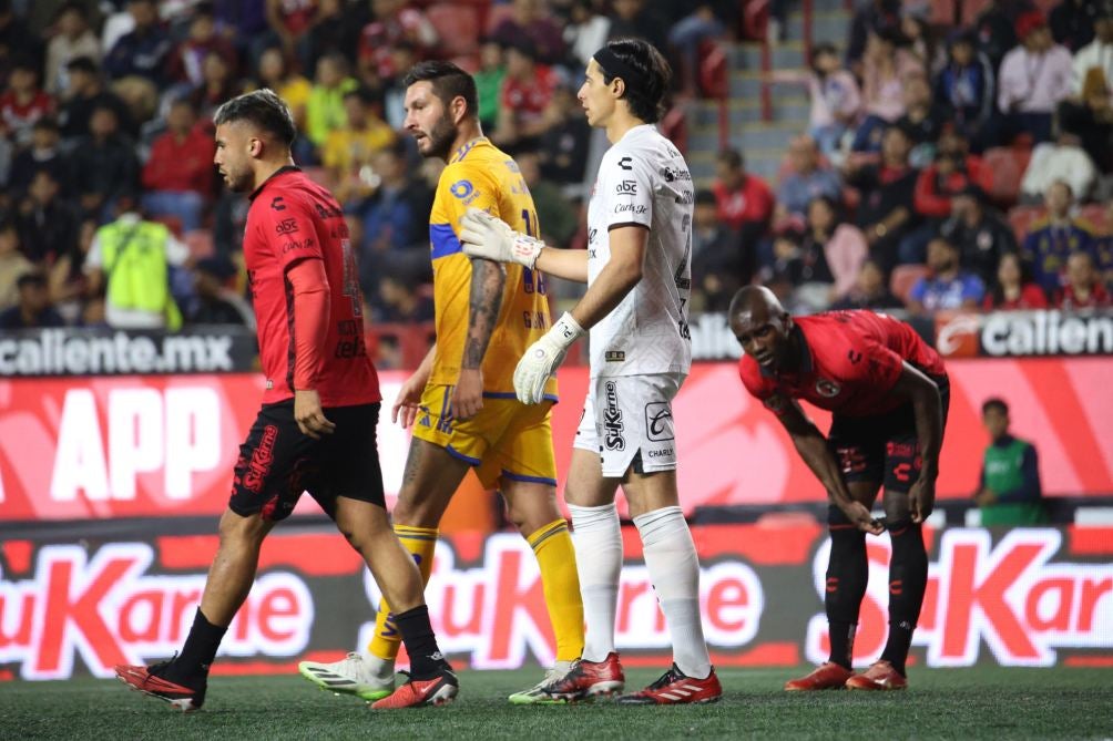 Rodríguez y Gignac en el juego de la Jornada 15