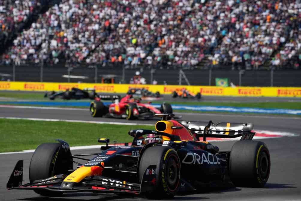 Max Verstappen corriendo en el GP de México 