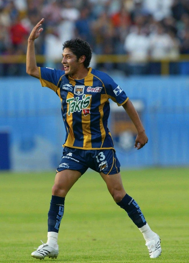 Ángel Reyna festejando un gol como jugador