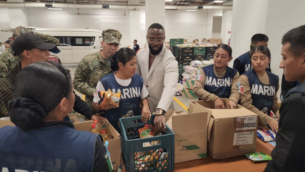 Arozarena también dejo víveres para los damnificados en Guerrero