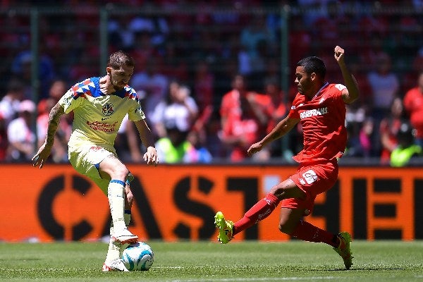 Diego Valdés enfrentando al Toluca 