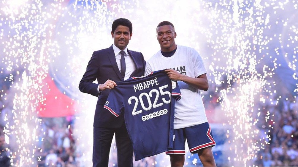 Mbappé renovó con el PSG, previo al curso 22-23