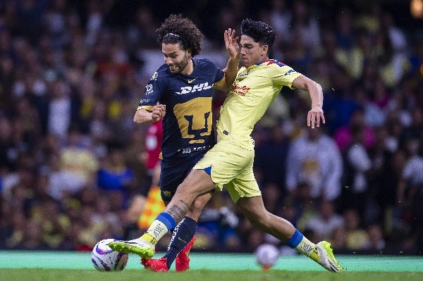 Kevin Álvarez jugando con las Águilas 