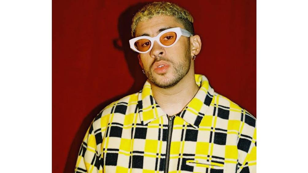 Bad Bunny se enojó porque utilizaron su voz en la canción 'NostalgIA'. 