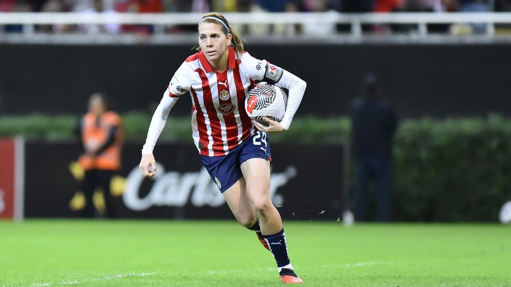 Alicia Cervantes celebrando su gol con Chivas