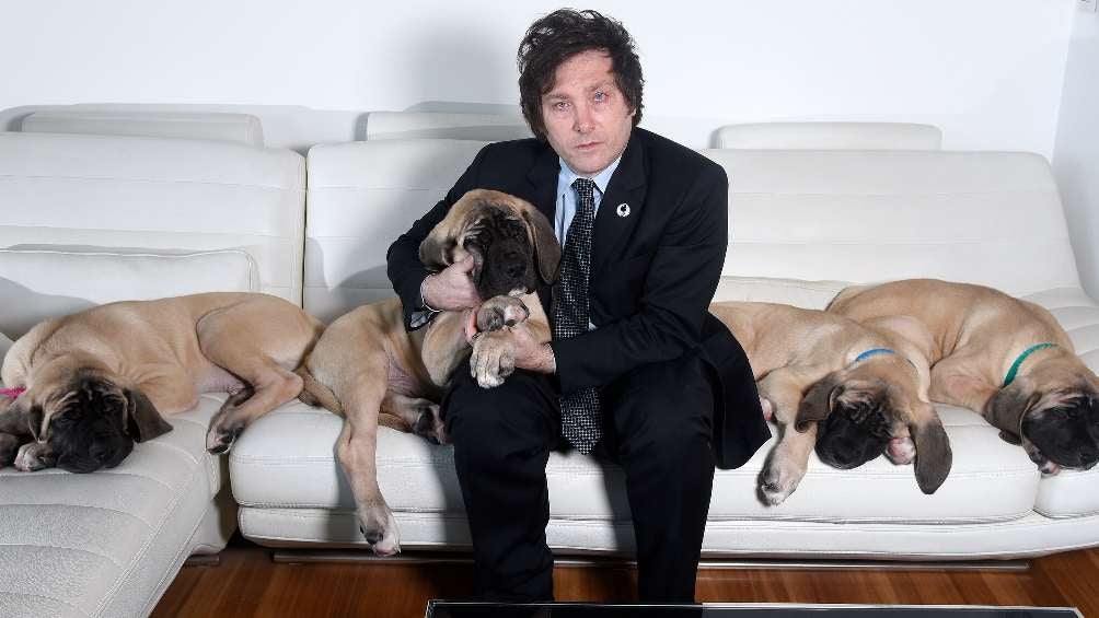 Javier Milei, el nuevo Presidente argentino que tiene como mascotas a cuatro perros clonados