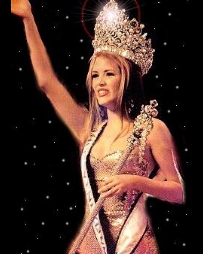 En 1996, la venezolana ganó Miss Universo con tan solo 20 años.