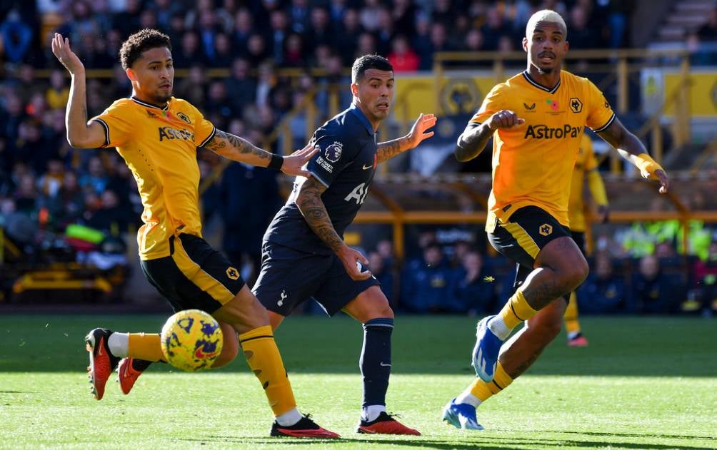 Matheus Cunha en partido en la Premier League