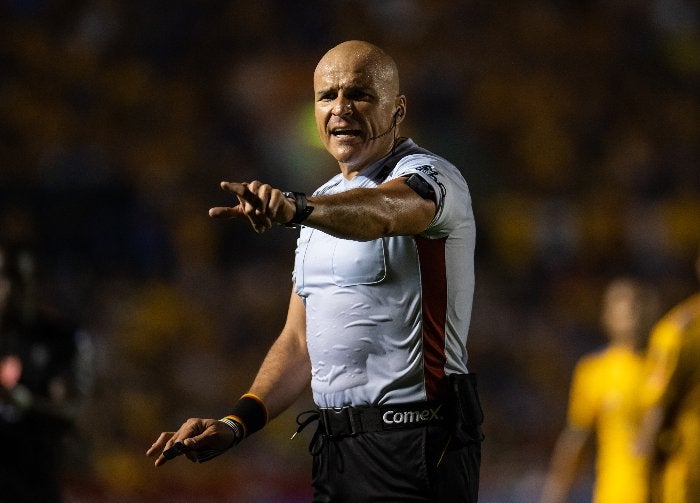 'Paco' Chacón durante un partido de la Liga MX