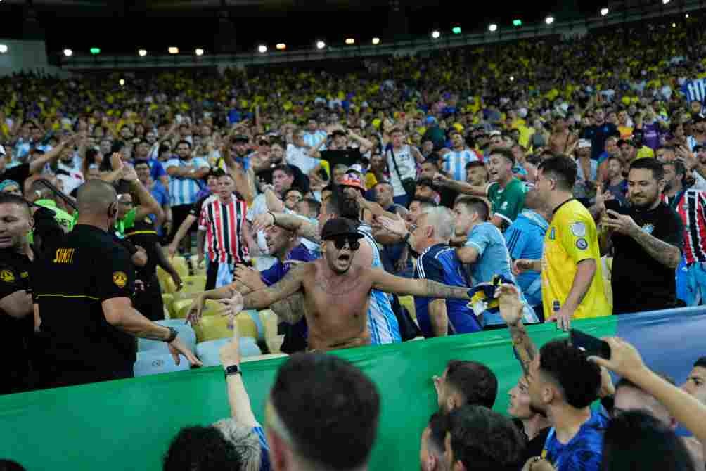 La policía brasileña agredió a la afición argentina