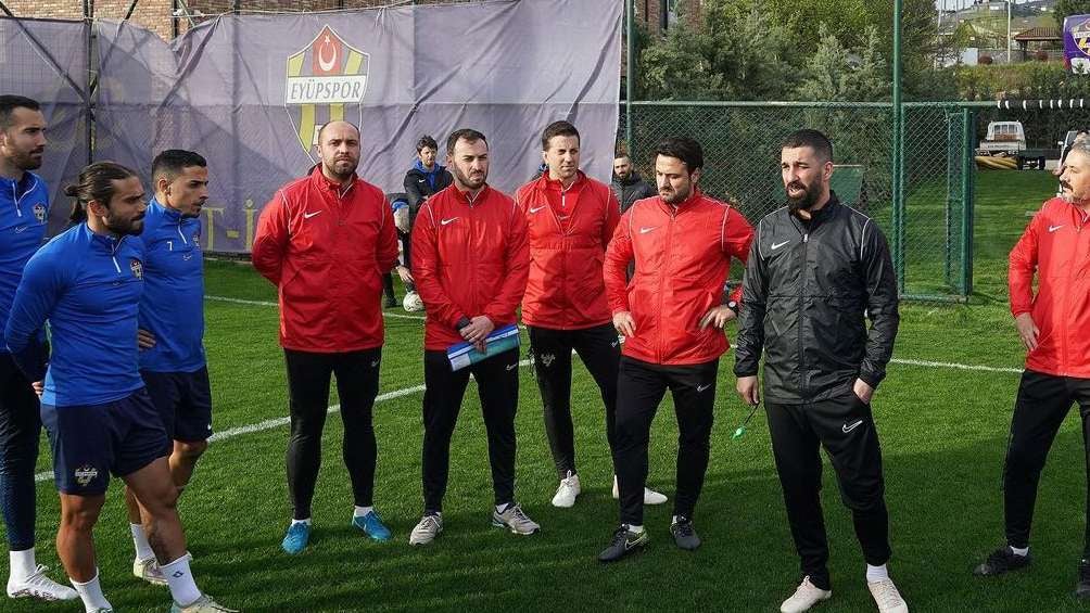 Actualmente es técnico del equipo turco Eyüpspor. 